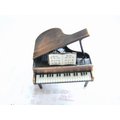 ╰☆美弦樂器☆╯【平台鋼琴】古銅色造型擺飾削筆器