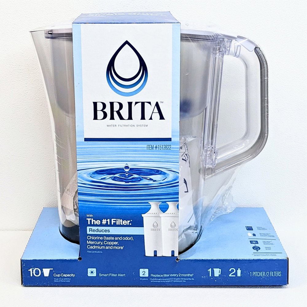 [3美國直購] Brita Champlain 濾水壺 10杯2.4L 含2個8週白色圓形濾心 有濾芯更換指示燈2022年後製 #1512822