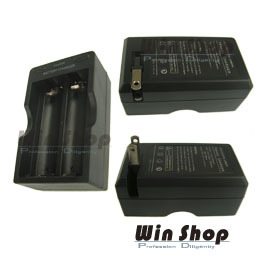 【winshop】18650電池充電器旅充，強光LED手電筒專用充電器!摺疊收納插頭