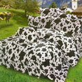 【艾莉絲-貝倫】乳牛森林(6.0呎x6.2呎)四件式雙人加大(高級混紡棉)薄被套床包組-T4B-9979