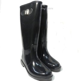 風靡日本~台灣製造女雨鞋~雨靴~破盤價~內附原廠鞋墊~超舒適~冬天可當保暖靴子穿(黑色)