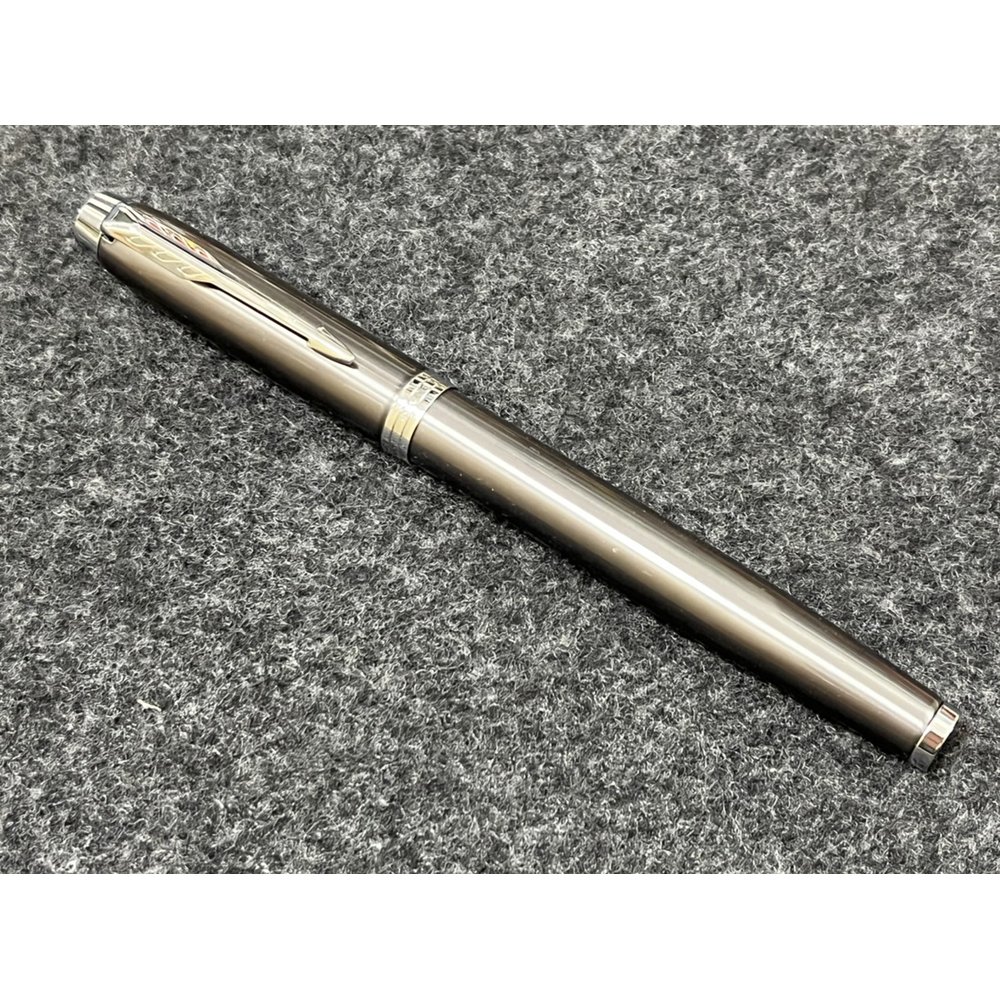 原廠 PARKER派克 新IM經典系列 金屬灰色鋼桿白夾鋼珠筆