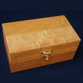 【阿里山小姑娘】經典檜木寶盒放紀念幣~ 首飾珠寶和值得紀念的小東西，尊貴獨一無二