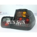 ●○RUN SUN 車燈,車材○● BMW 寶馬 2001 2002 E46 3系列 4D/4門 燻黑 紅內套 尾燈