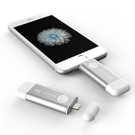 【亞果元素】iKlips iOS系統專用USB 3.0極速多媒體行動碟16GB 銀色