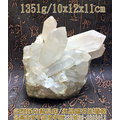 白水晶簇[骨幹水晶]~1351g~化煞聚氣增能量~[風水有關係]
