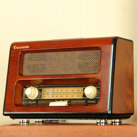 5Cgo【代購七天交貨】525821889493 復古收音機臺式 FM 仿古木質老式半導體多功能收音機 USB 藍牙