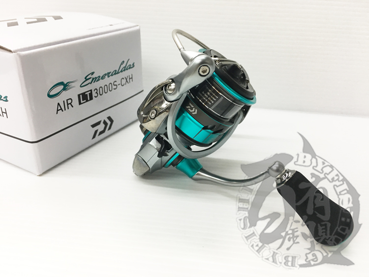 ◎百有釣具◎DAIWA 18 EMERALDAS AIR 軟絲路亞 紡車捲線器 規格: 雙手把LT3000S-CXH-DH (202893) /  單手把LT3000S-CXH(202886)