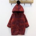 2016冬裝季韓版新款童裝男女童可愛毛球球帶帽中長款大衣外套(520元)