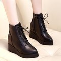 【KEO】秋冬新款內增高短靴女歐美風系帶馬丁靴坡跟厚底高跟女靴子