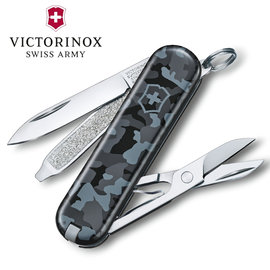 【詮國】(VN296)VICTORINOX 維氏 Classic SD 7用瑞士刀 / 海軍迷彩 / 0.6223.942