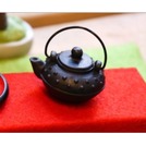 日雜POLY製仿金屬鐵質感日本南部復古懷舊傳統手提鐵壺 茶壺 水壺造型超可愛迷你娃娃屋道具模型擺飾 袖珍小物食玩轉蛋裝飾