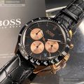 BOSS伯斯男女通用錶,編號HB1513580,42mm玫瑰金圓形精鋼錶殼,黑色三眼錶面,深黑色真皮皮革錶帶款