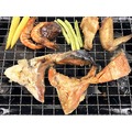 【家常菜系列】白味噌鮭魚下巴/約350g~味噌醃製好的鮭魚下巴，肉質鮮嫩，煮湯清蒸燒烤都適合