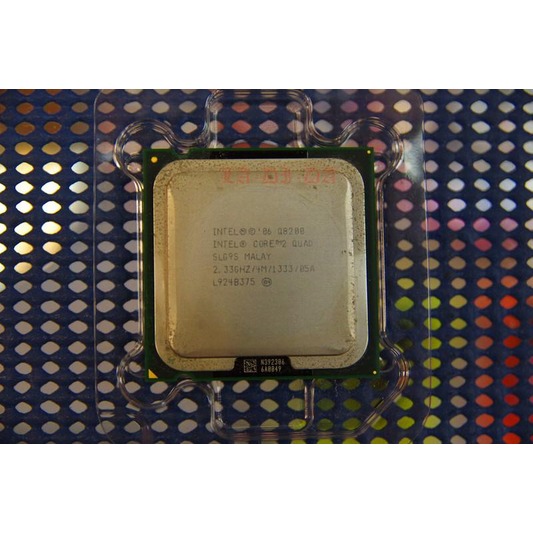 松平家中古 四核Intel Core 2 Quad Q8200 2.33G/4M/1333 775腳位C65