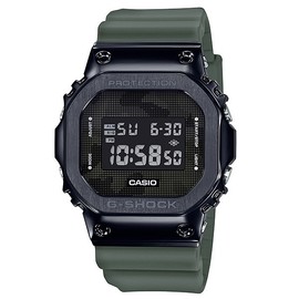 CASIO卡西歐G-SHOCK GM-5600B-3經典的方型錶殼金屬質感輕巧貼合手腕舒適錶帶43.2mm