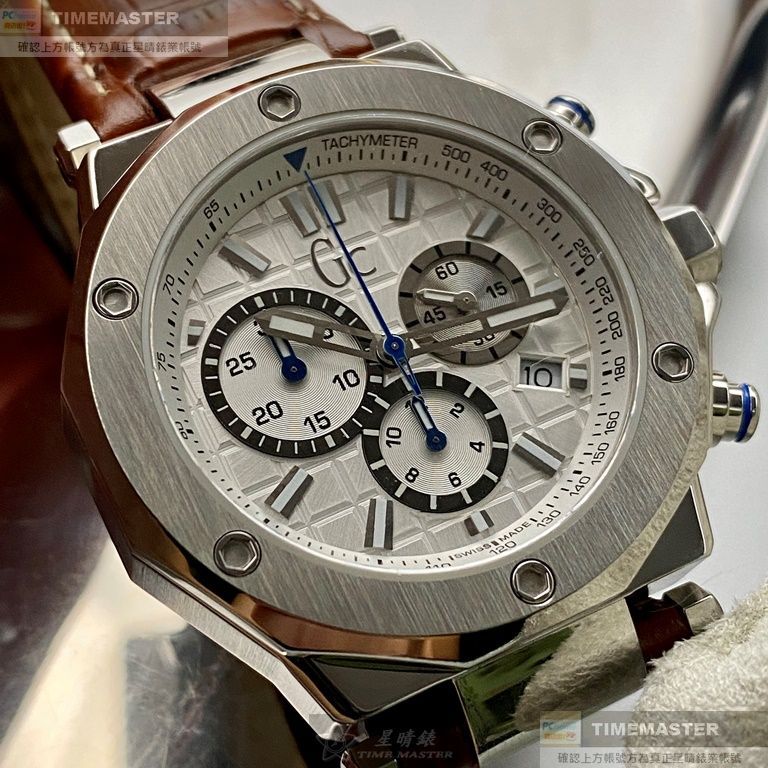 GUESS手錶,編號GC00520,44mm銀八角形精鋼錶殼,幾何立體圖形, 銀白三眼, 運動錶面,咖啡色真皮皮革錶帶款