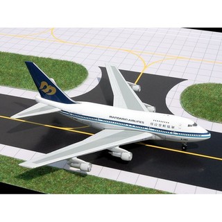 1 400 華信航空 波音 747 sp