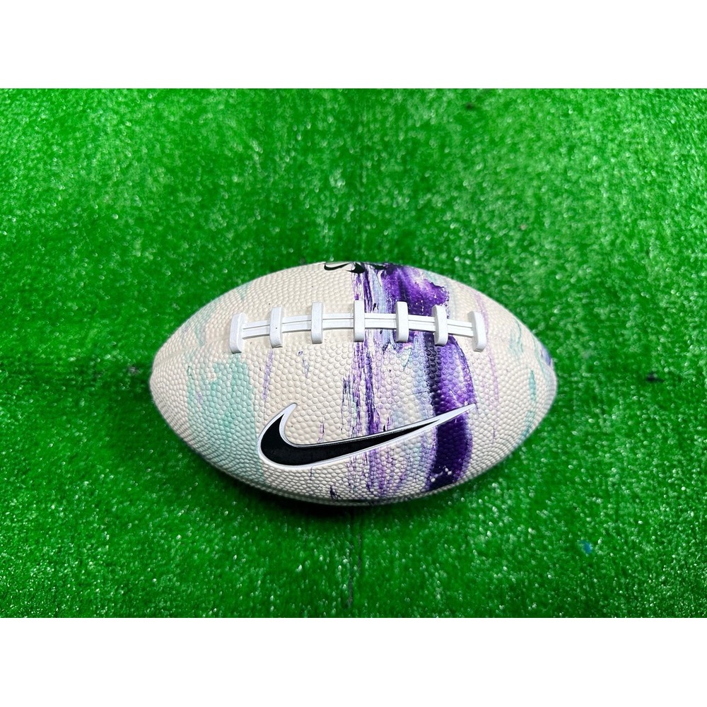 新莊新太陽 NIKE PLAYGROUND MINI 5 橄欖球 橡膠 美式 足球 5號 白紫 特價450