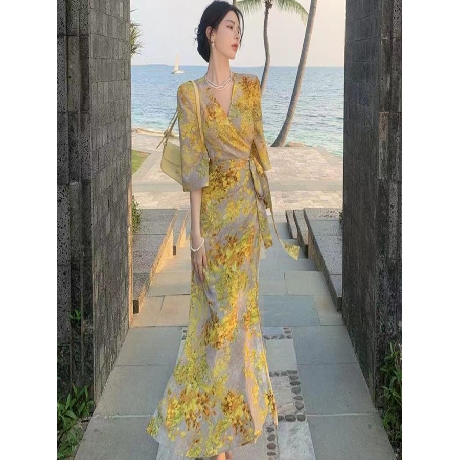 長裙 黃色戰袍海邊沙灘裙一片式修身碎花連身裙子洋裝女夏季度假風氣質