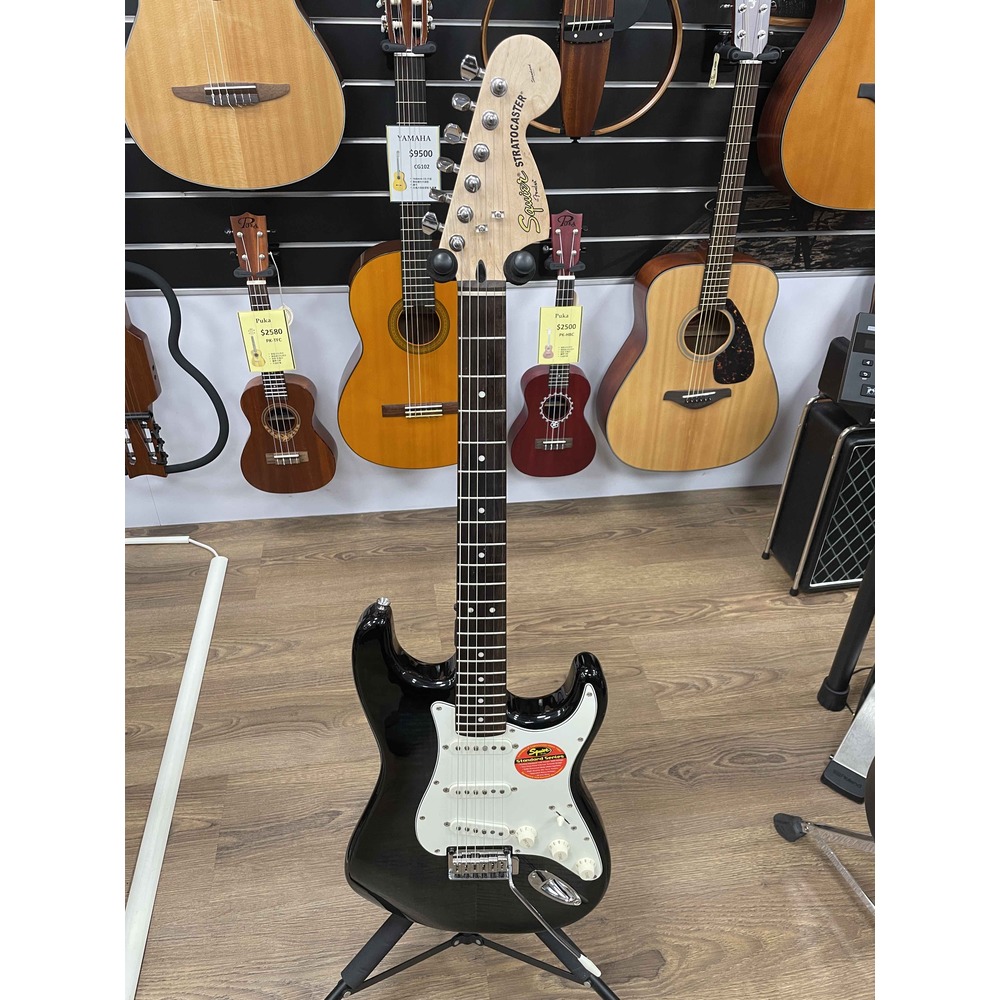 超特価sale開催】 【6166】 Squier 美品 Stratocaster standard エレキ