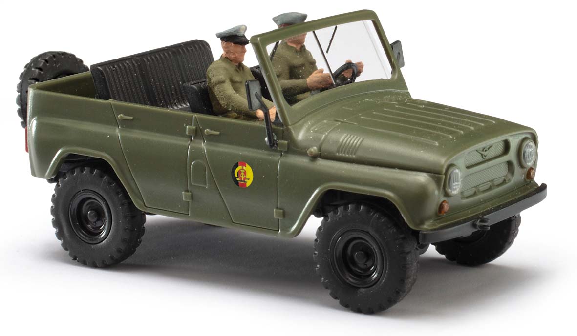 MJ 預購中Busch 52113 HO規UAZ 469 mit Fahrer, NVA 軍用吉普車